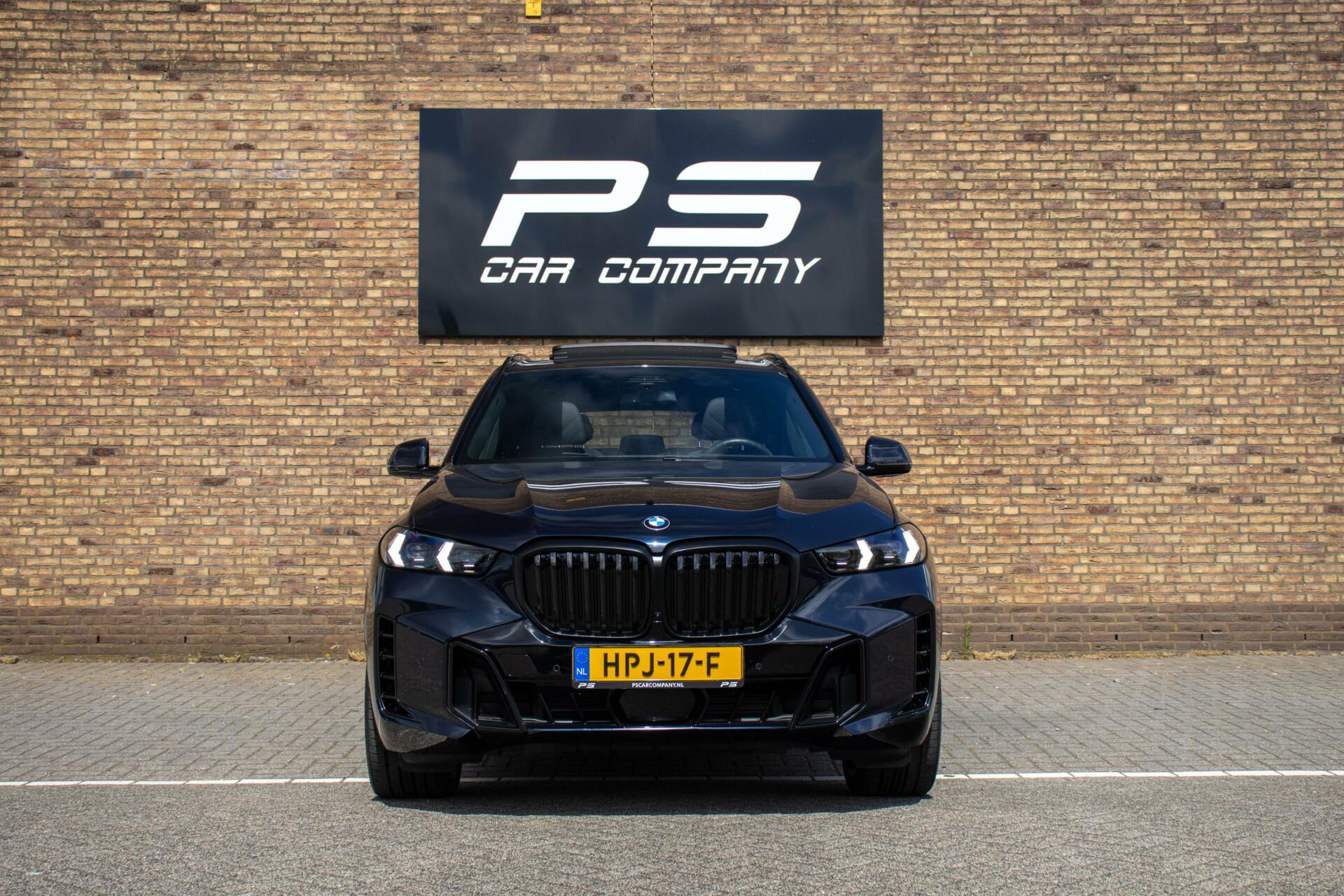 45175510-1.jpg