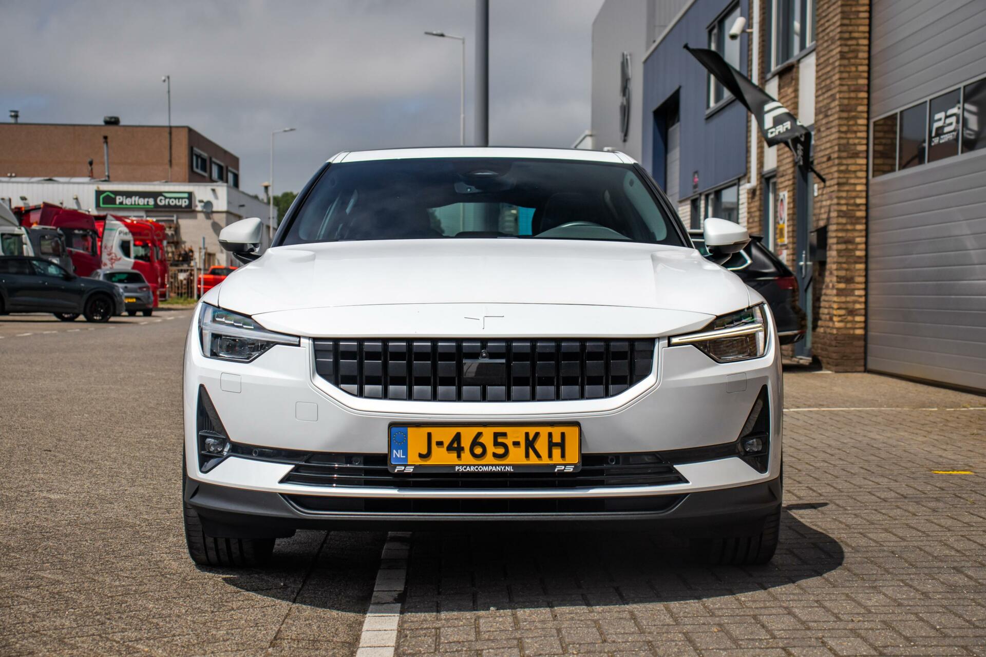 45341904-8.jpg