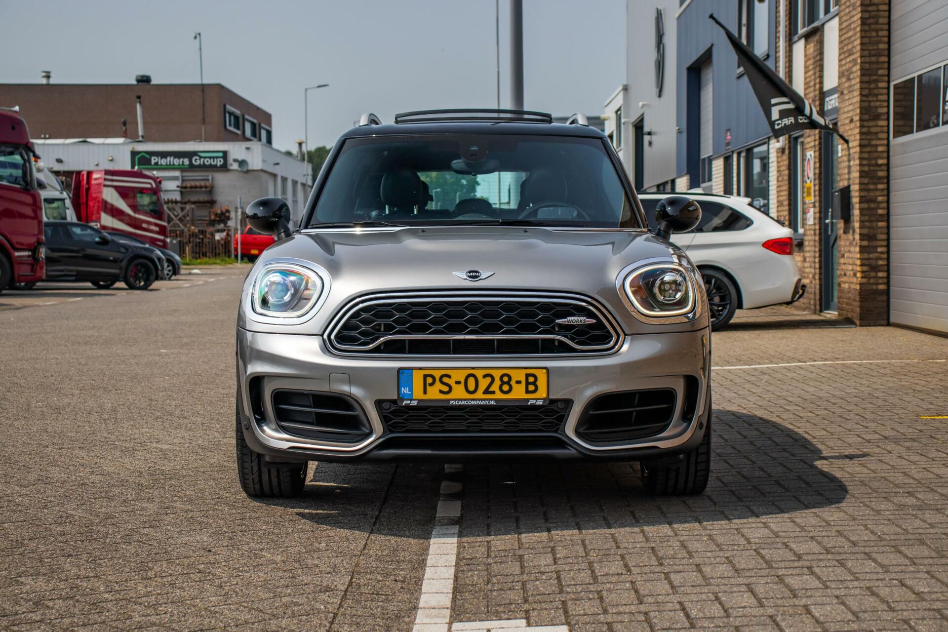 45592432-8.jpg