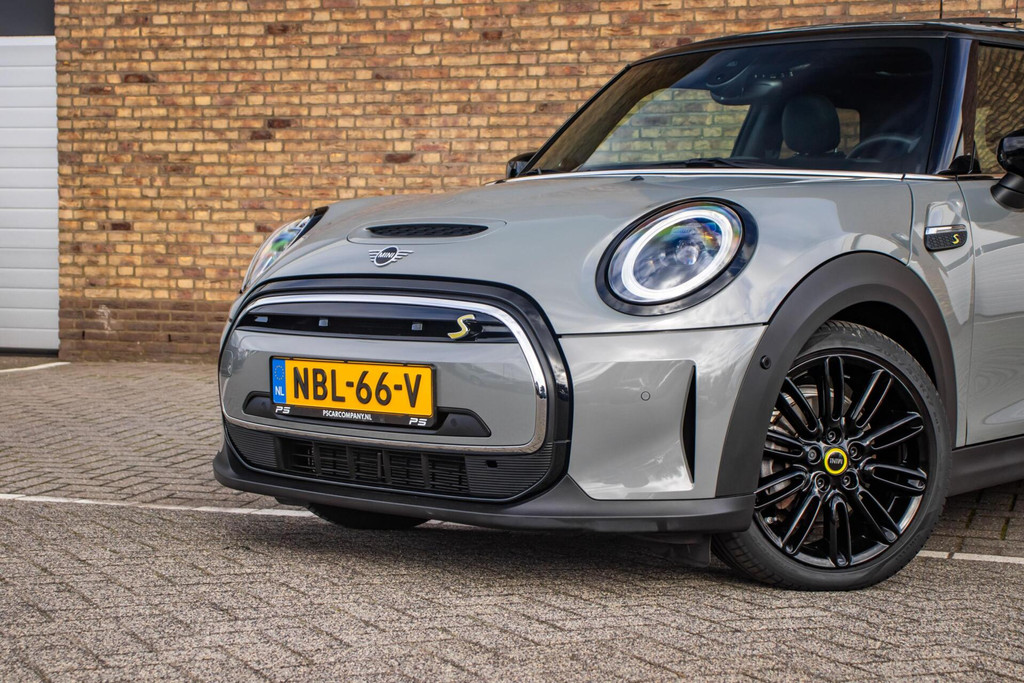 57417786-9.jpg